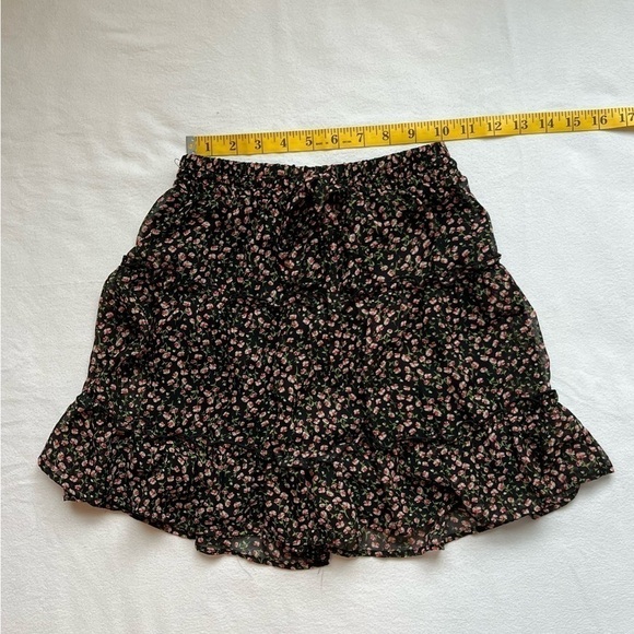 Sienna Sky black floral flowy skirt size XS - Picture 4 of 8